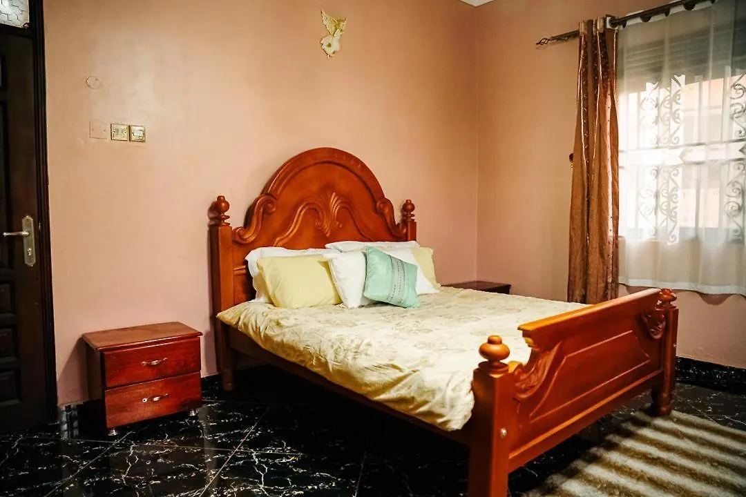 Divine & Destiny Homes 캄팔라