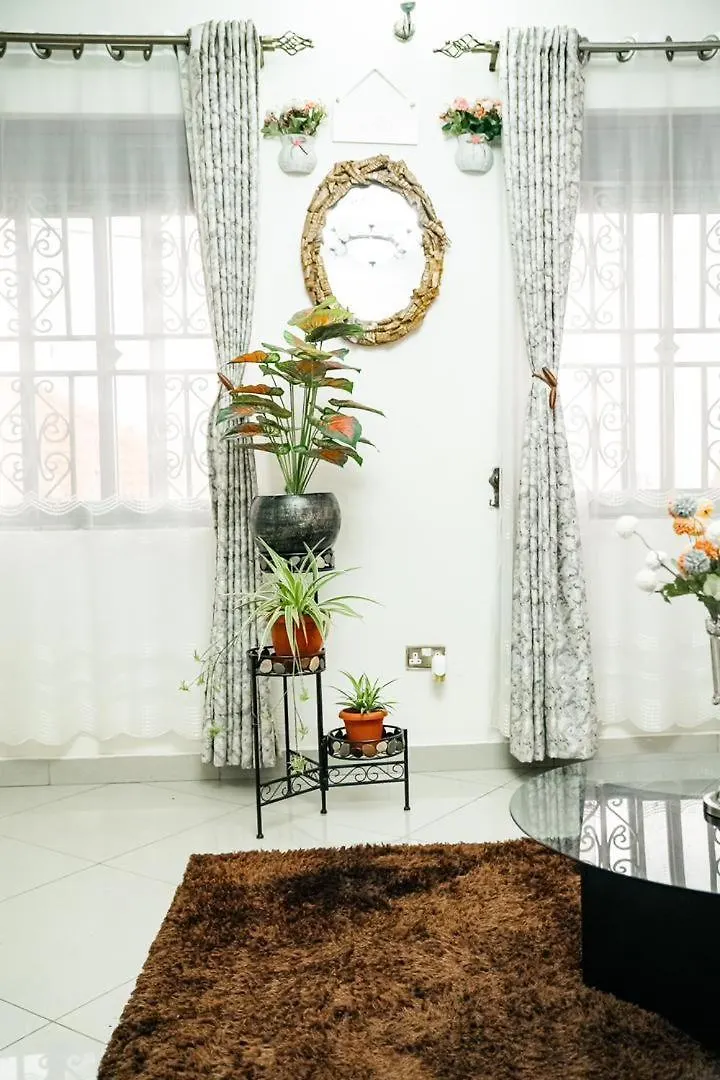 Divine & Destiny Homes 캄팔라 펜션