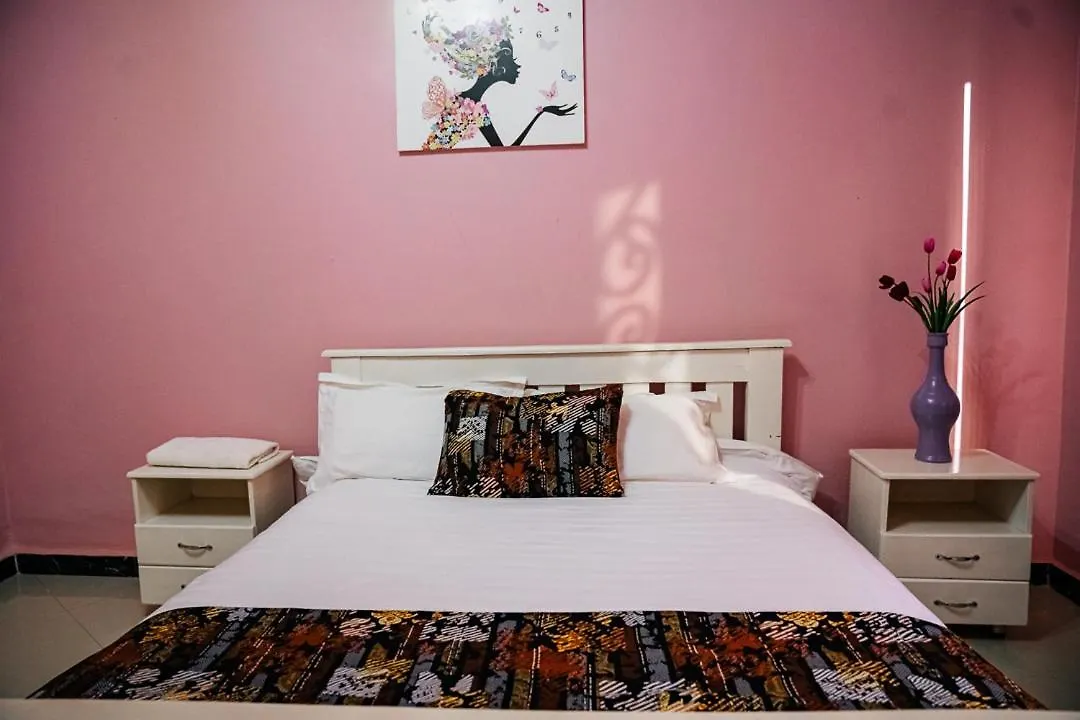 Divine & Destiny Homes 캄팔라